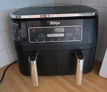 Royal Tunbridge Wells Apartment | Large Victorian Apartment With High Speed Wifi 350mbps