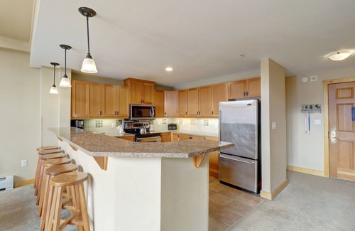 Copper Mountain Village Condo | Largest Condo In Passage Point, Vaulted Ceilings, Huge Balcony - PP514 by Redawning
