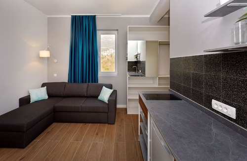 Becici Apartment | Larimar