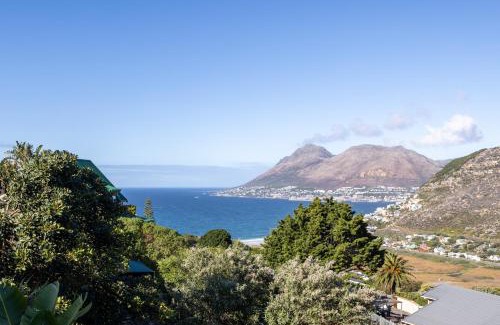 Fish Hoek House | Lark House, Peaceful Mountain Home with Wonderful Ocean Views