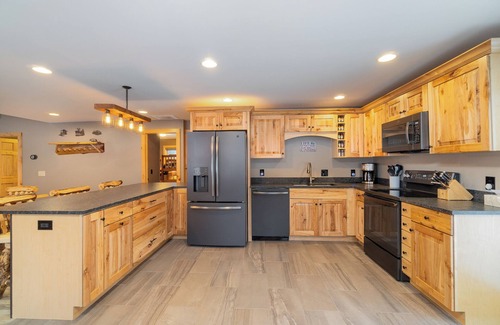 Higgins Lake Cabin | Larkin's Cabin Pet & Family Friendly!