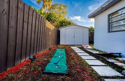 Sunset Villa | Las Olas Getaway Pool, BBQ, Mini Golf & Game Room