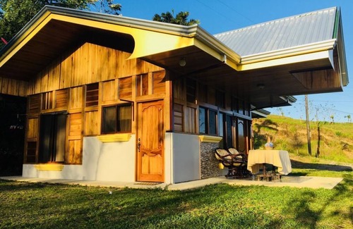 Monterrey Cabin | Las pavitas cottages “Las estrellas del Arenal”
