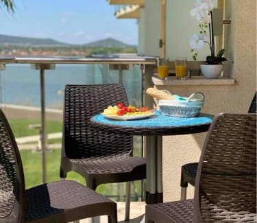 Velence Apartment | Laura apartman Velence