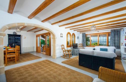 El Tosalet House | Laurel by Aguilarent