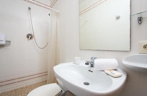 El Tosalet House | Laurel by Aguilarent