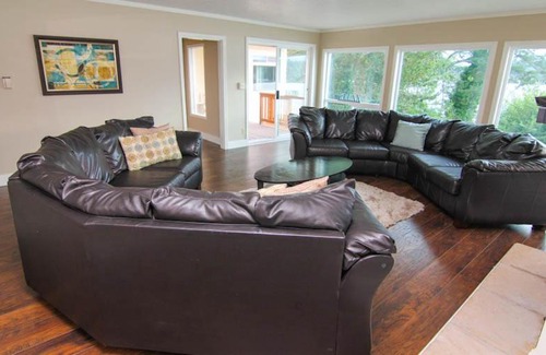 Otis House | Laurel Haven Home