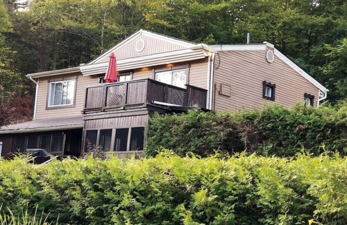 St-Adolphe-d'Howard Cottage | Laurentian's Cott Adventure, 5Br, Lake, JacuZ, BBQ