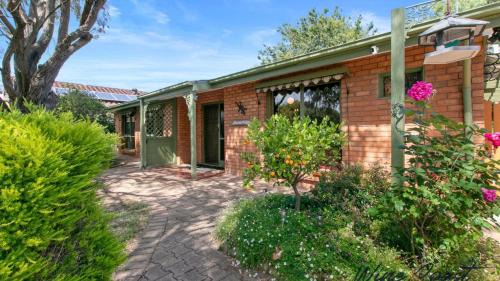 Aldinga Beach House | Lavender Cottage By Wine Coast Holidays