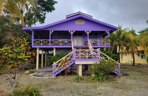 Isla de Utila House | Lavender House at Treasure Beach - Secluded Beach House