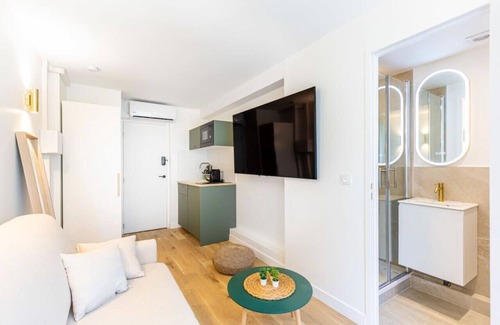 Grand Parc-Paul Doumer Apartment | Lavie Maison: Equipped Studio, Chartrons