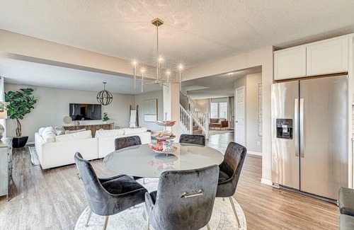 Noblesville House | Lavish HUGE Noblesville/Carmel adjacent home!