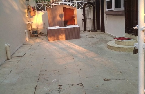 Bandra Kurla complex House | Laxmi Niwas HomeStay Serviced Apartment Chembur Mumbai for famailies