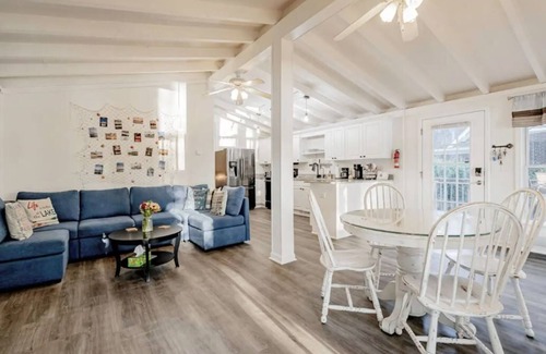 Chapin Cottage | Lazy Creek Cove Cottage on Lake Murray