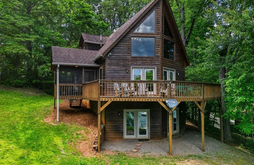 Hayesville Cabin | Lazy Dayz - Lakefront-Deep Water Dock