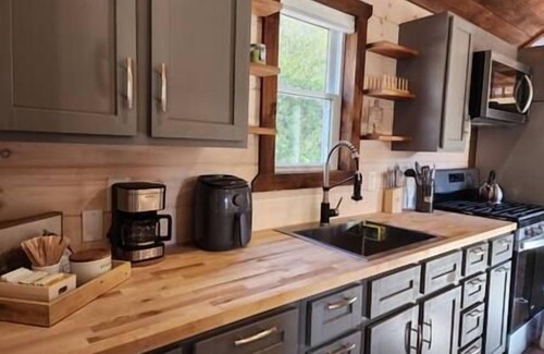 Malone Cabin | Lazy Deer - Cabin on 50 acres w/Hot Tub and mountain view