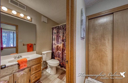 Ruidoso Cabin | Lazy Moose Lodge: 'Perfect place to spend lazy dayz!' Pet Friendly.