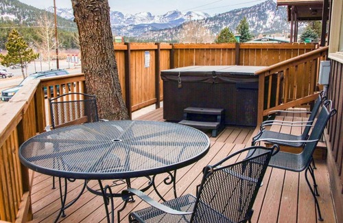 Estes Park House | Lazy R Cottages- 9 cabin