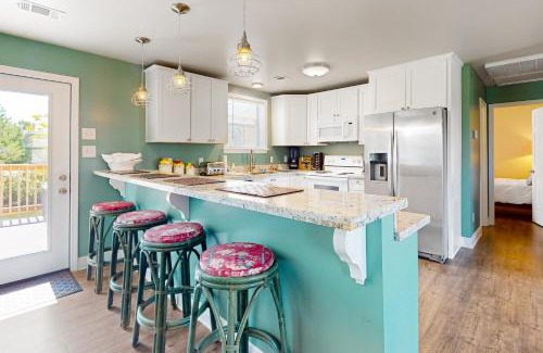 Shoreline Park House | Lazy River, Lazy Days