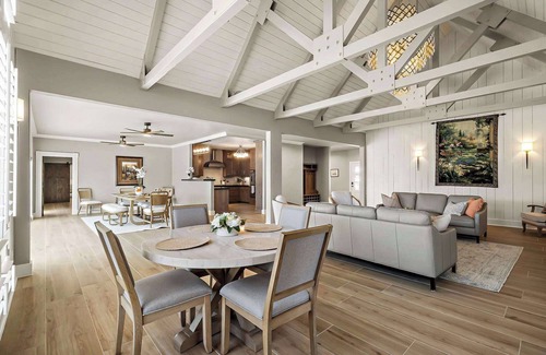 Boerne House | Lazy River Ranch -Events, PIckleball, Billiards, Golf