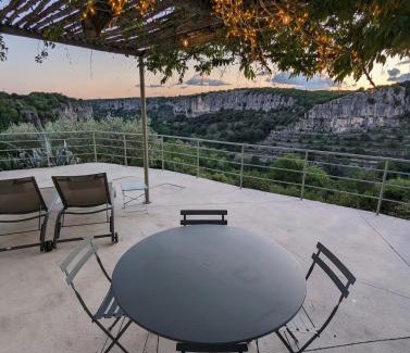 Balazuc Apartment | Le 180 à Balazuc - Vue exceptionnelle sur les Gorges de l'Ardèche & Jacuzzi