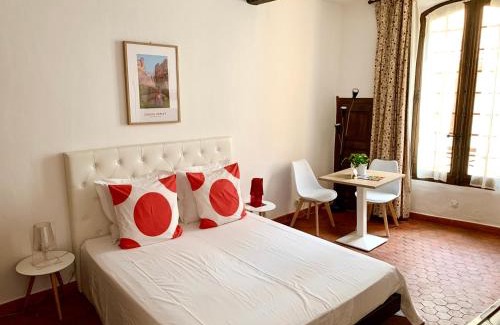 Moustiers-Sainte-Marie Apartment | le 1835, studio rouge-Corail