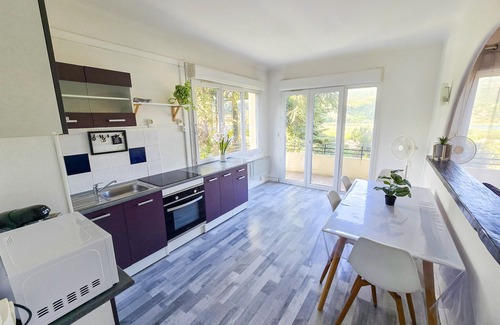 Chateau-Arnoux-Saint-Auban Apartment | Le Cosy du Lac | Lake View – Central Quiet – Parking – Wifi – Bright Apartment 4 Guests