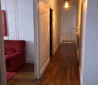 Poincare - Foch - Anatole France - Croix de Bourgogne Apartment | Le Campus Victoria II - Train Station & Isabey St - 75m2
