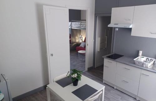 Saint-Quentin Apartment | Le Carnot Proche gare et IUT Chez Adrien