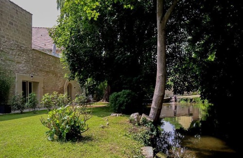 Senlis House | Le Cerf- Le Charme de la Campagne à 5 mn à Pied du Centre Ville Historique