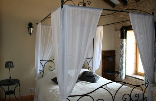 Saint-Pierre-de-Cole Cottage | Le Chai Gite, 5* & 4 Cles Luxury, Riverside, Pool, Family/Pet Friendly, Brantome