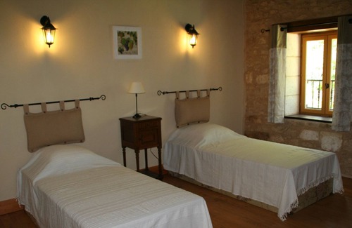 Saint-Pierre-de-Cole Cottage | Le Chai Gite, 5* & 4 Cles Luxury, Riverside, Pool, Family/Pet Friendly, Brantome