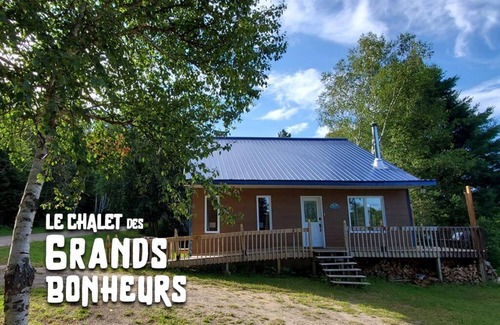 Lac-Saguay Ski Chalet | Le Chalet des Grands Bonheurs
