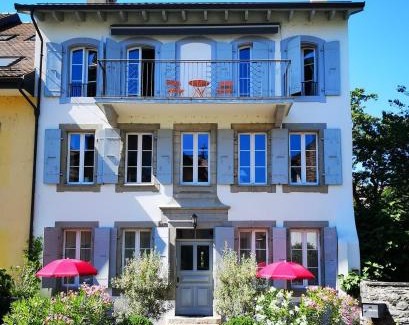 Perroy Apartment | Le Cinquante Quatre
