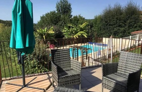 Sainte-Colombe House | Le Clos Marie - Grand Gîte Rural