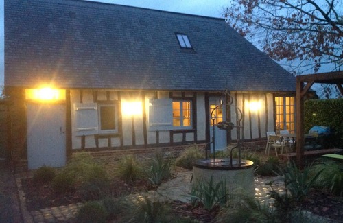 Montreuil-en-Caux House | Le Clos-Masure de Béatrice, a refined home overlooking a beautiful garden.