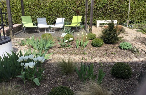 Montreuil-en-Caux House | Le Clos-Masure de Béatrice, a refined home overlooking a beautiful garden.