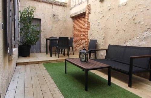 Blois Apartment | Le Cocon de Blois 1 bedroom apartment Cheverny with private terrace