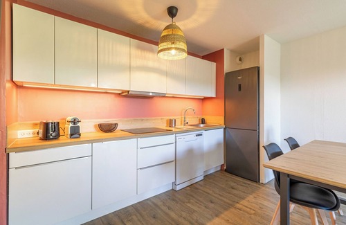 Toulouse North Apartment | Le Diamant - Bright apartment with pool