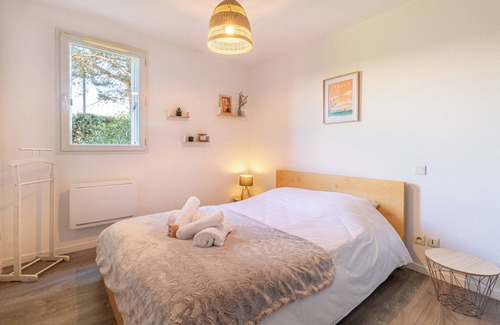 Toulouse North Apartment | Le Diamant - Bright apartment with pool