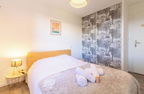 Toulouse North Apartment | Le Diamant - Bright apartment with pool