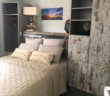 Frontignan Apartment | LE JARDIN D EDEN