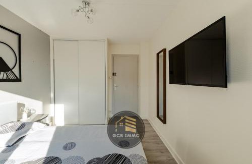 Secteur 2 Apartment | Le Malakoff T4 proche Stade des Alpes