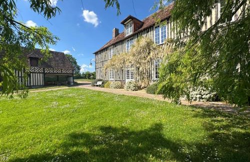 Lessard-et-le-Chene Villa | Le Manoir familial du Quesnot, idéal familles et amis