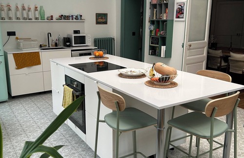 Flore House | Le Mans Gem with Garage & Garden - Motorsport Fans Welcome