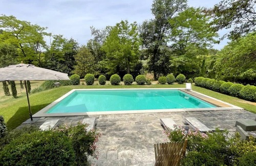 Cadenet House | “Le Mas des Oliviers: Authentic Provençal spirit”