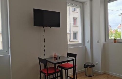 Saint-Etienne Apartment | Le Palissy studio neuf et lumineux