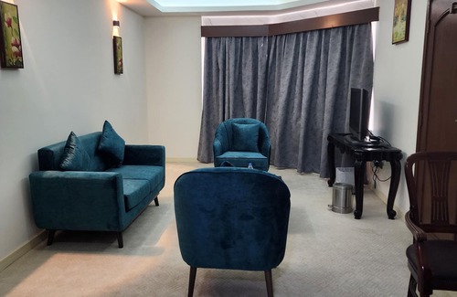 Al Muraqqabat Hotel | Le Paradise Palace Hotel Deira Dubai Al Rigga