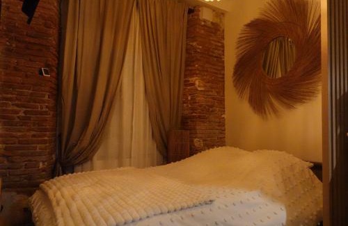 Toulouse City-Centre Apartment | Le Petit Hôtel de Laura Cosy Parking & Netflix