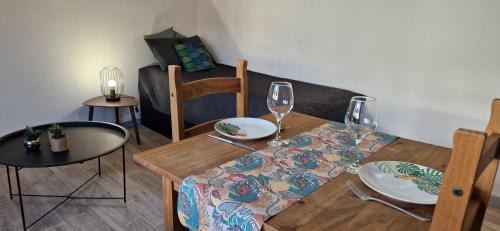 Mont-de-Marsan Apartment | Le petit Jungle - hyper centre - wifi